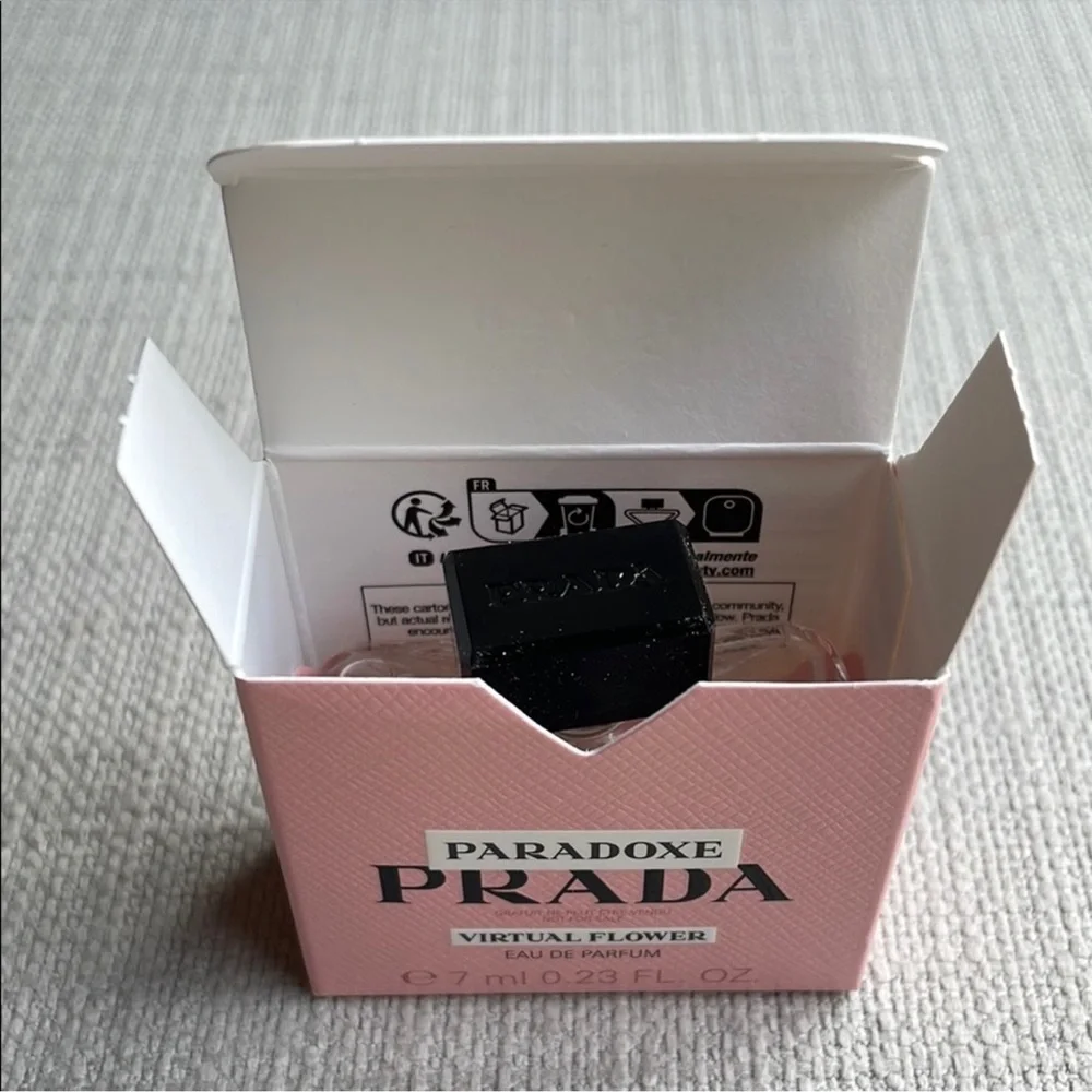 🌸 Prada Paradoxe virtual flower Travel Size Dabber - Picture 4 of 5